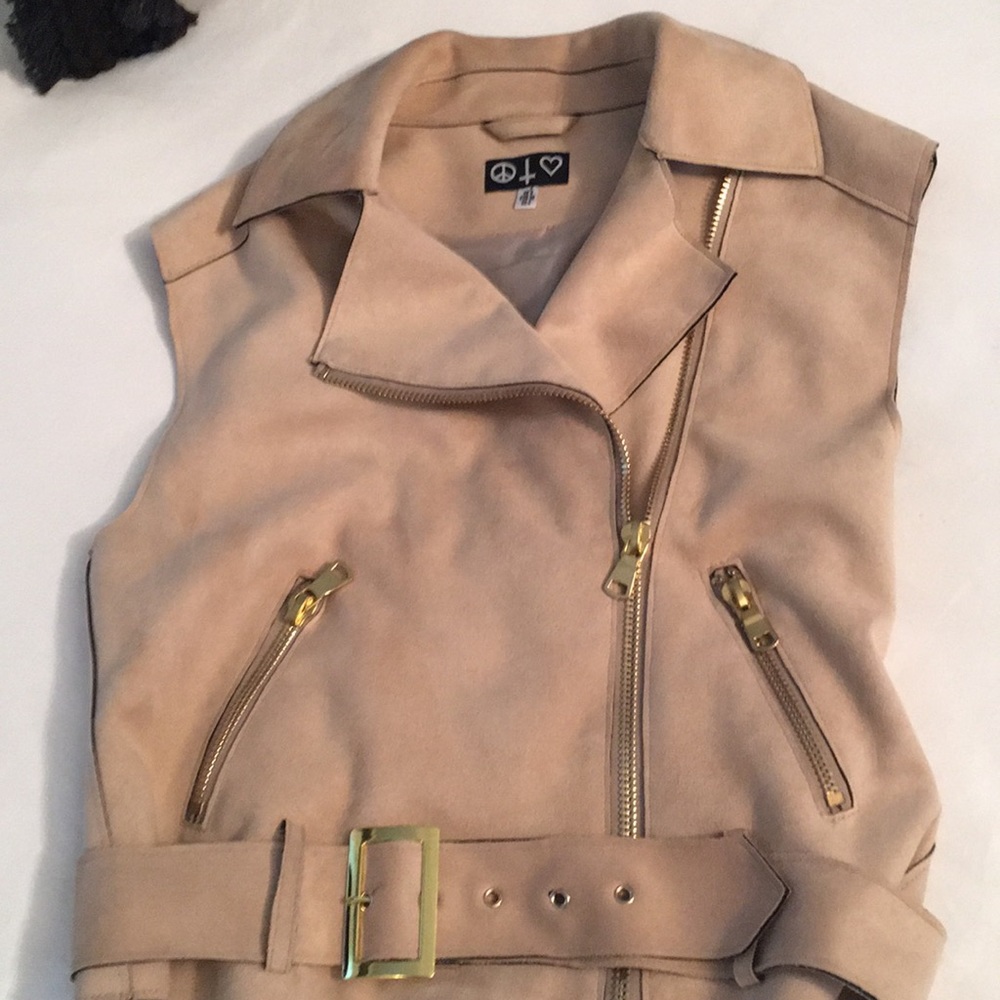 Misguided sleeveless moto jacket in blush
